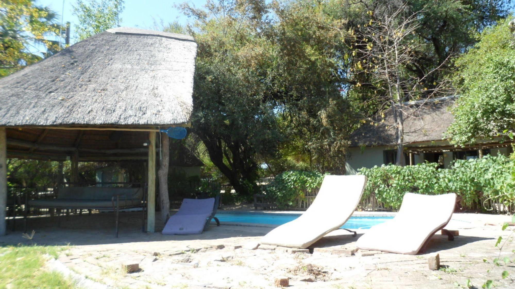Okavango River Lodge Маун Екстер'єр фото